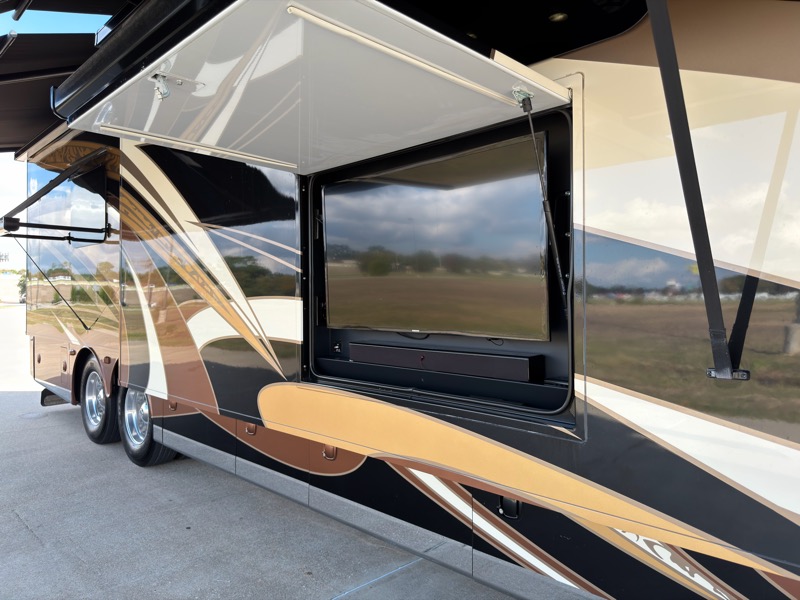 Entegra Coach Anthem  2018