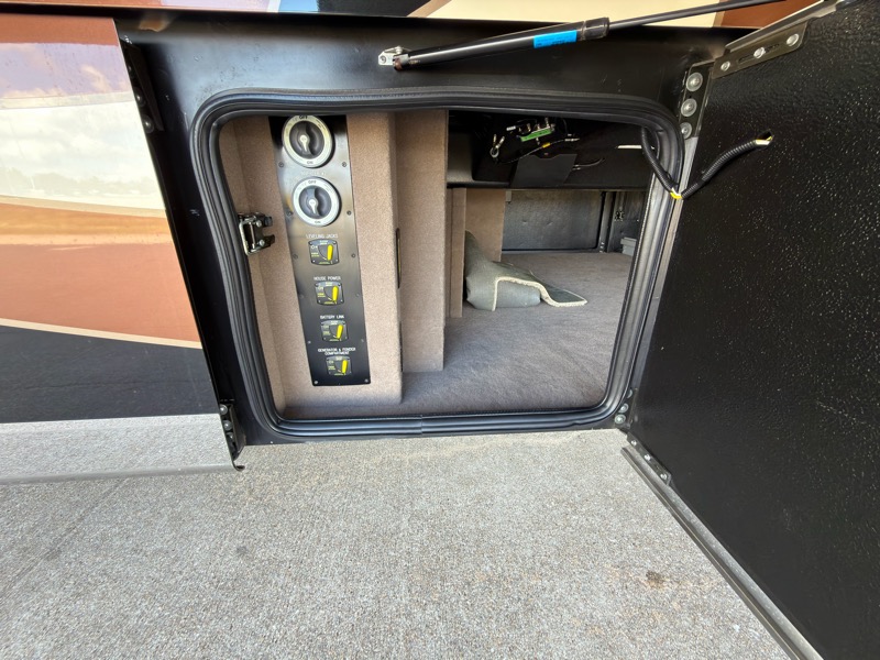 Entegra Coach Anthem  2018