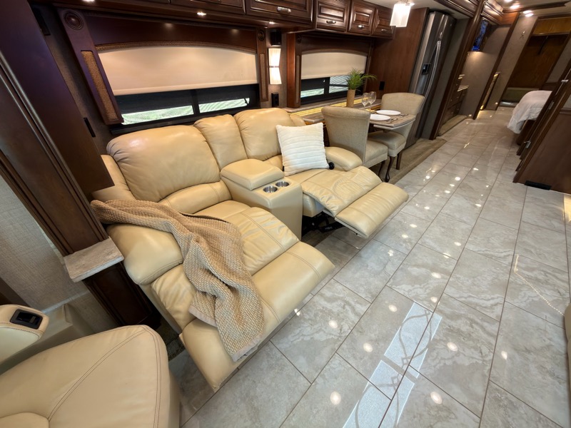 Entegra Coach Anthem  2018