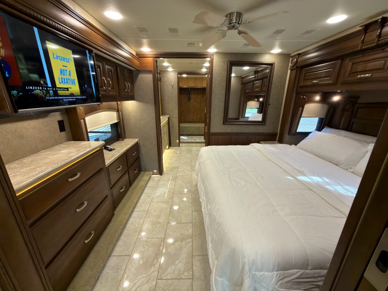 Entegra Coach Anthem  2018