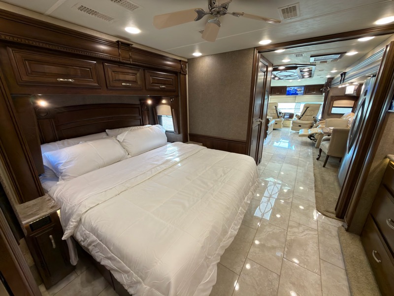 Entegra Coach Anthem  2018