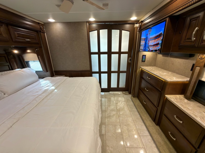 Entegra Coach Anthem  2018