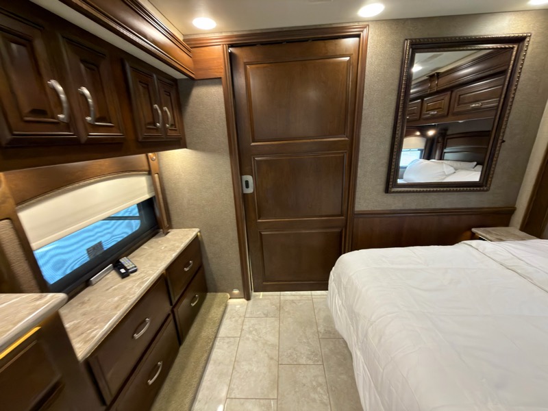 Entegra Coach Anthem  2018