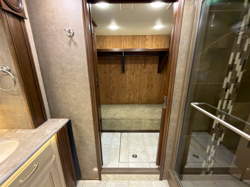 Entegra Coach Anthem  2018