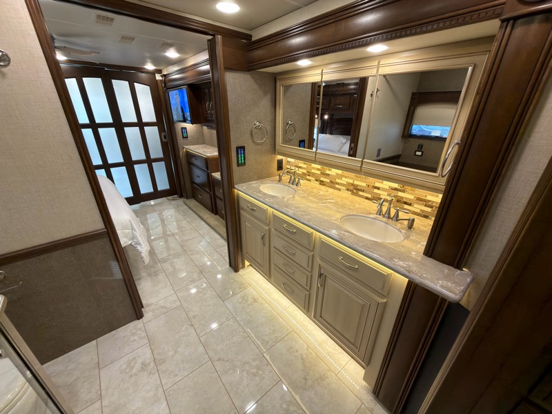 Entegra Coach Anthem  2018