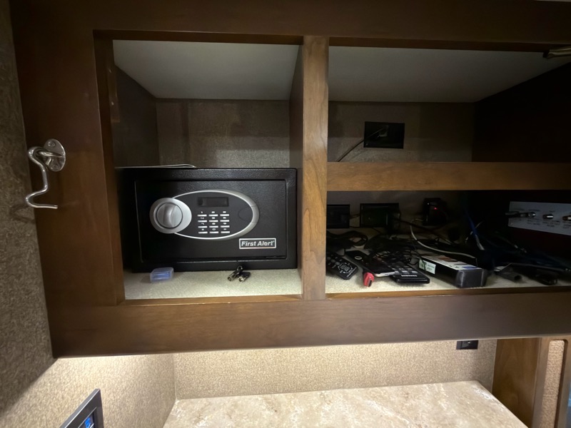 Entegra Coach Anthem  2018