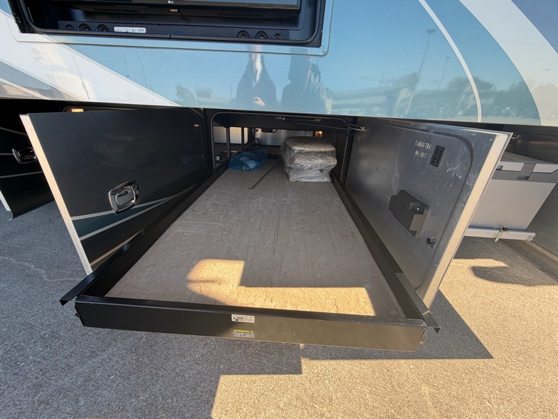 Tiffin Motorhomes Allegro Bus  2018