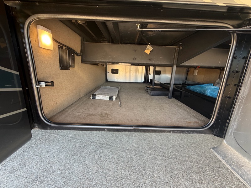 Tiffin Motorhomes Allegro Bus  2018