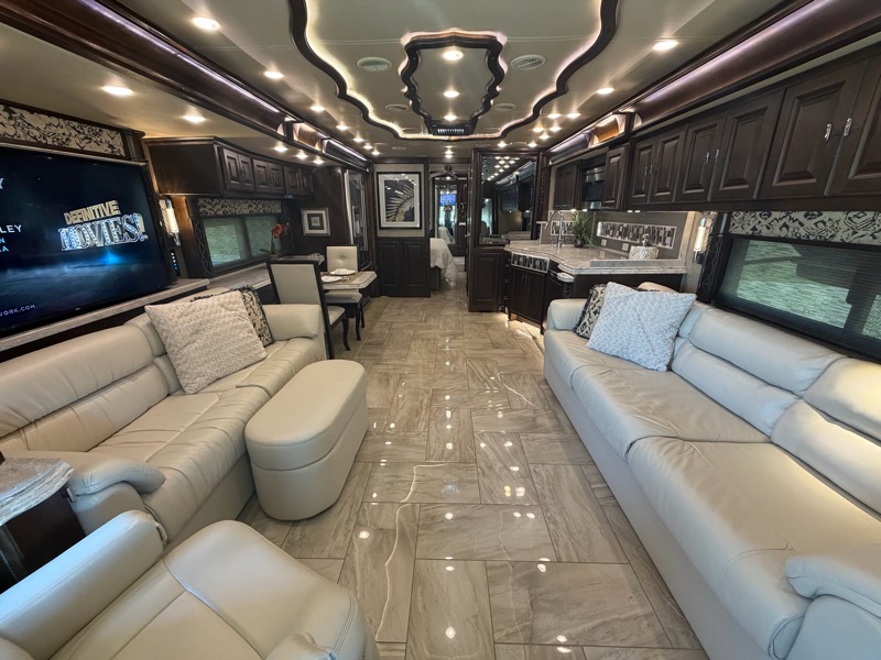 Tiffin Motorhomes Allegro Bus  2018