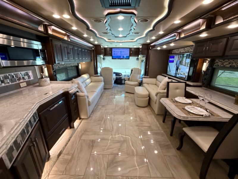 Tiffin Motorhomes Allegro Bus  2018