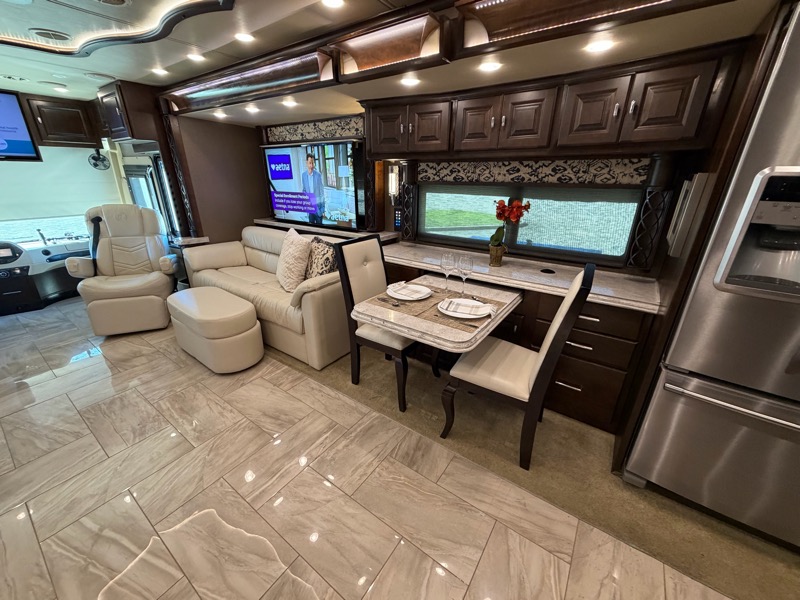 Tiffin Motorhomes Allegro Bus  2018