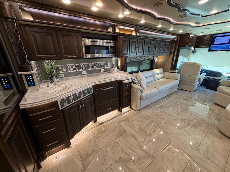 Tiffin Motorhomes Allegro Bus  2018