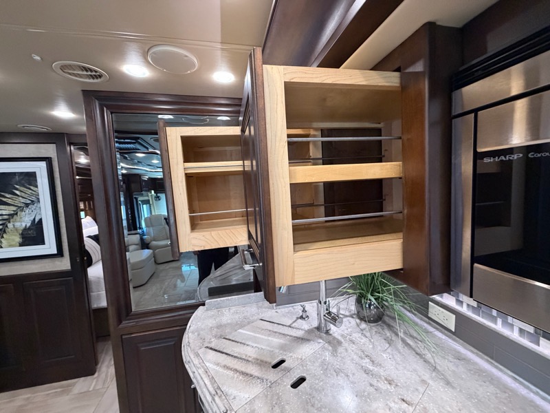 Tiffin Motorhomes Allegro Bus  2018