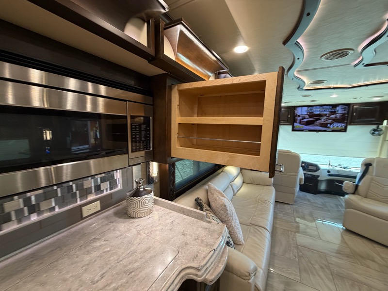 Tiffin Motorhomes Allegro Bus  2018