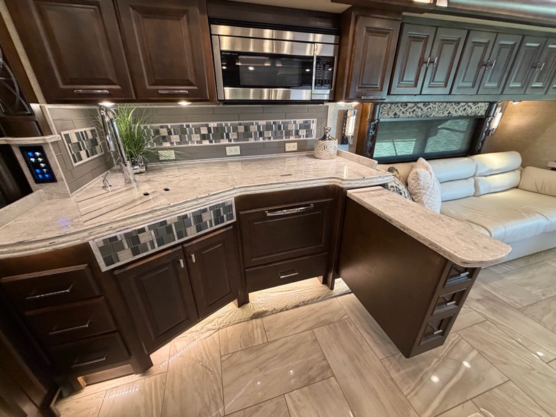 Tiffin Motorhomes Allegro Bus  2018