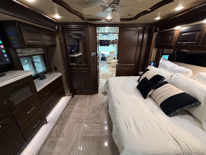 Tiffin Motorhomes Allegro Bus  2018