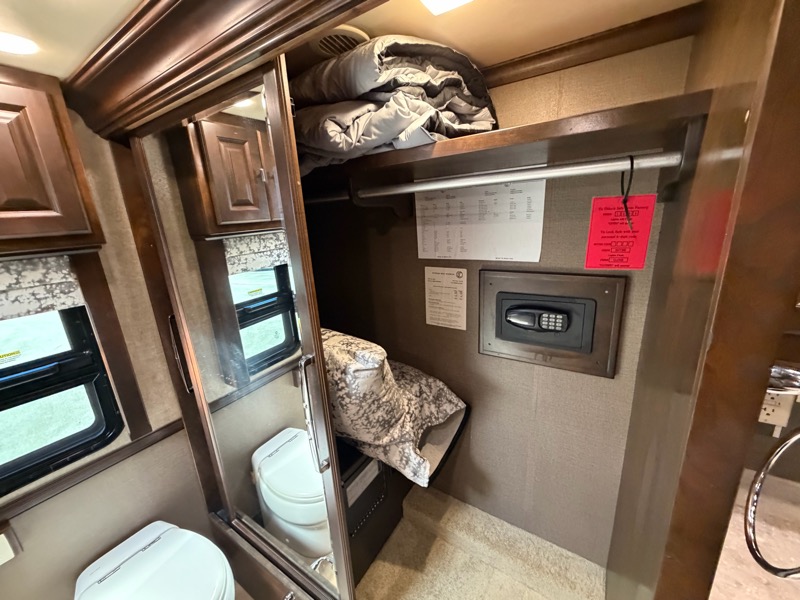 Tiffin Motorhomes Allegro Bus  2018