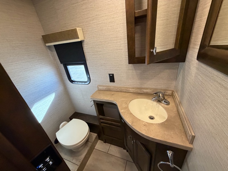 Tiffin Motorhomes Allegro Bay  2020