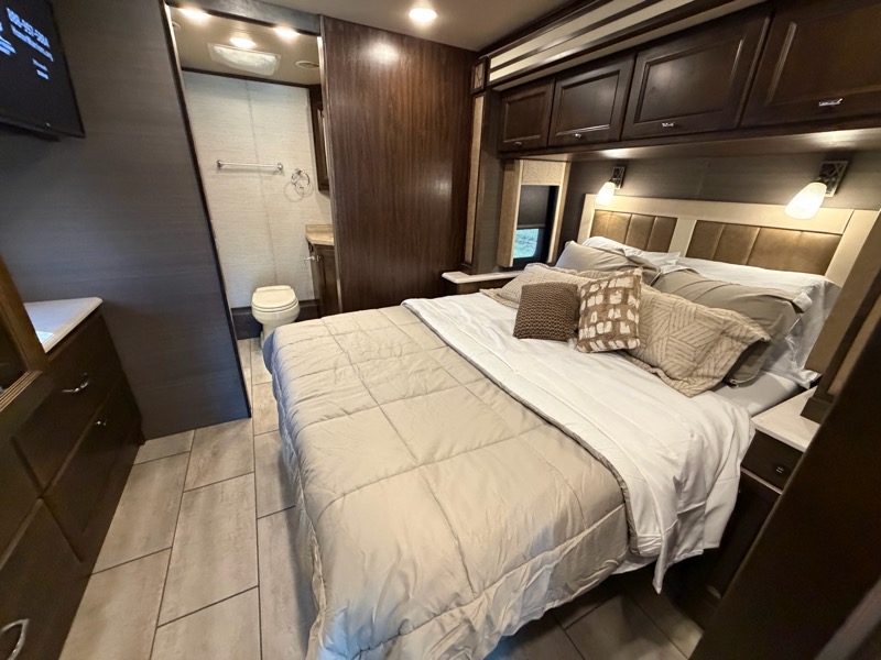 Tiffin Motorhomes Allegro Bay  2020