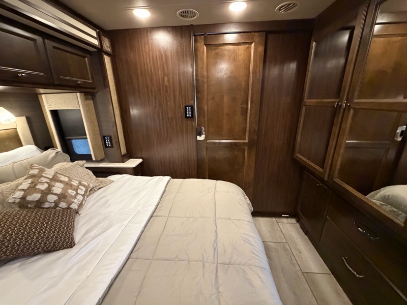 Tiffin Motorhomes Allegro Bay  2020