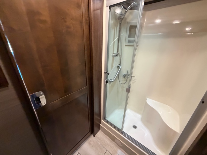 Tiffin Motorhomes Allegro Bay  2020