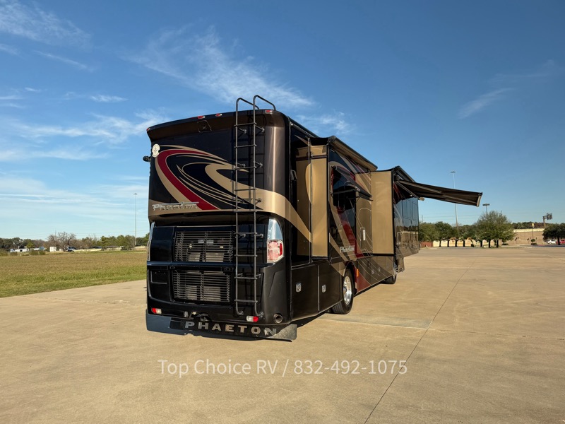 Tiffin Motorhomes Phaeton  2015