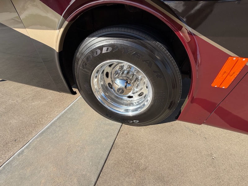 Tiffin Motorhomes Phaeton  2015