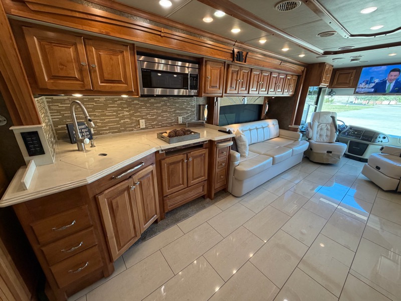 Tiffin Motorhomes Phaeton  2015