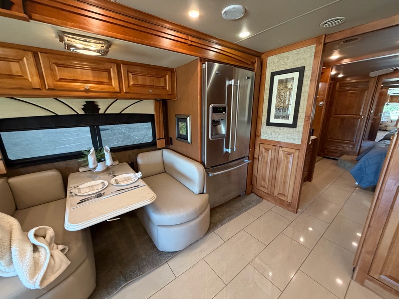 Tiffin Motorhomes Phaeton  2015