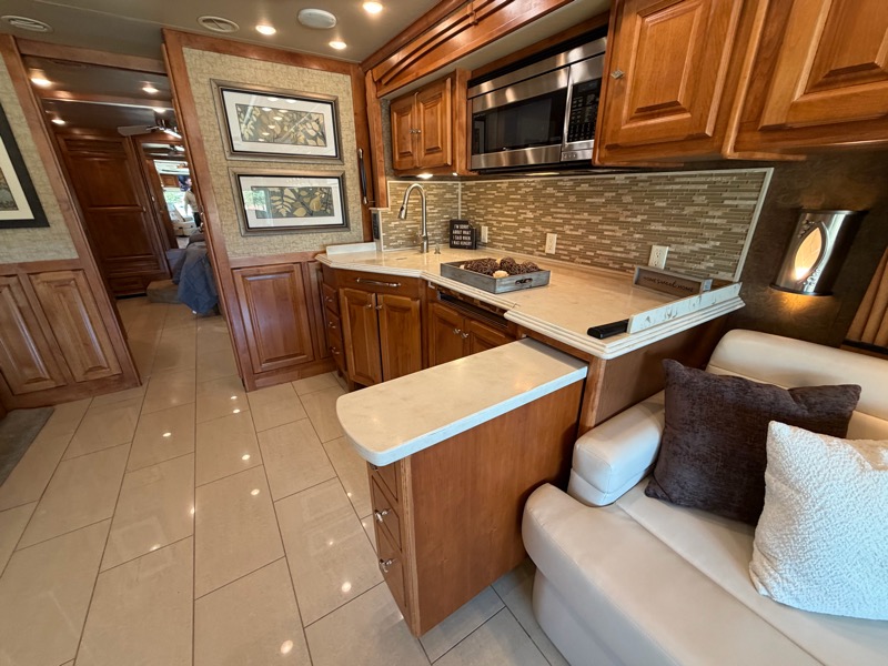 Tiffin Motorhomes Phaeton  2015