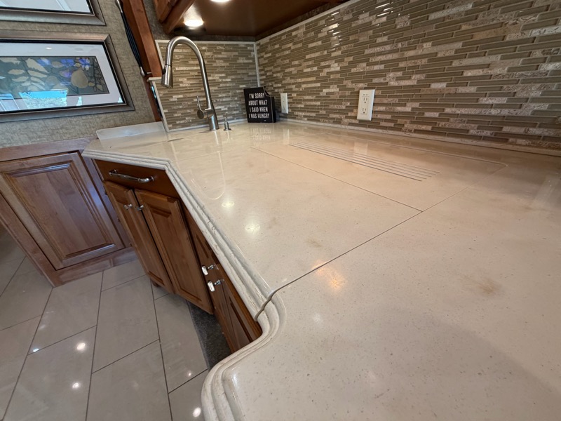 Tiffin Motorhomes Phaeton  2015