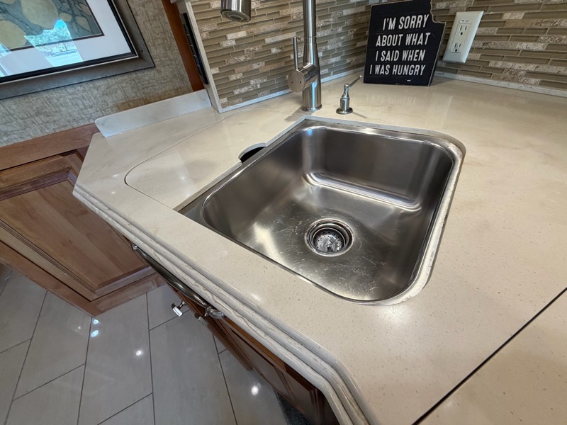 Tiffin Motorhomes Phaeton  2015