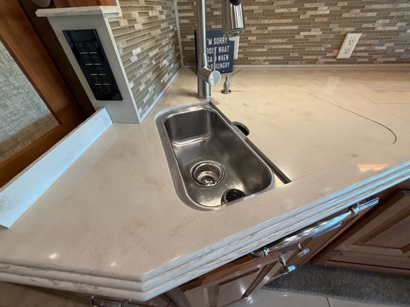 Tiffin Motorhomes Phaeton  2015