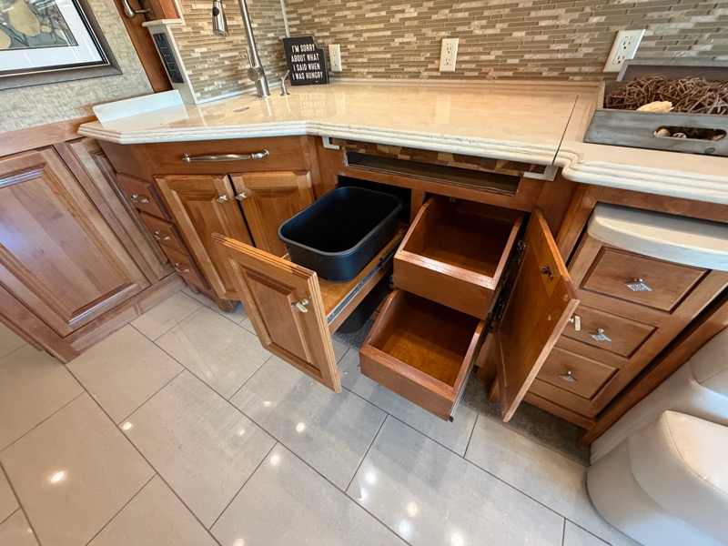 Tiffin Motorhomes Phaeton  2015