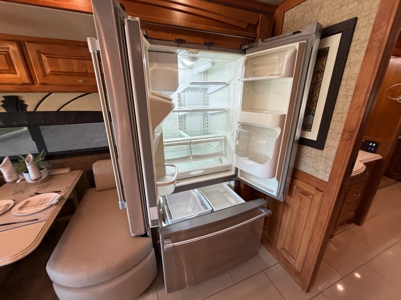 Tiffin Motorhomes Phaeton  2015