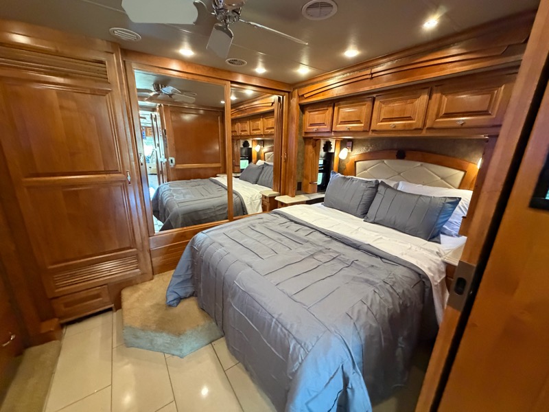 Tiffin Motorhomes Phaeton  2015