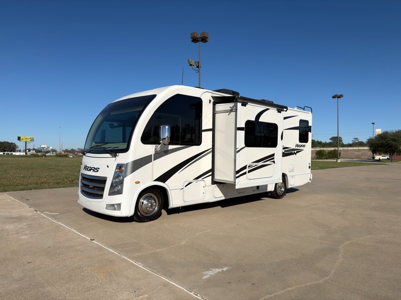 Thor Motor Coach Vegas  2022
