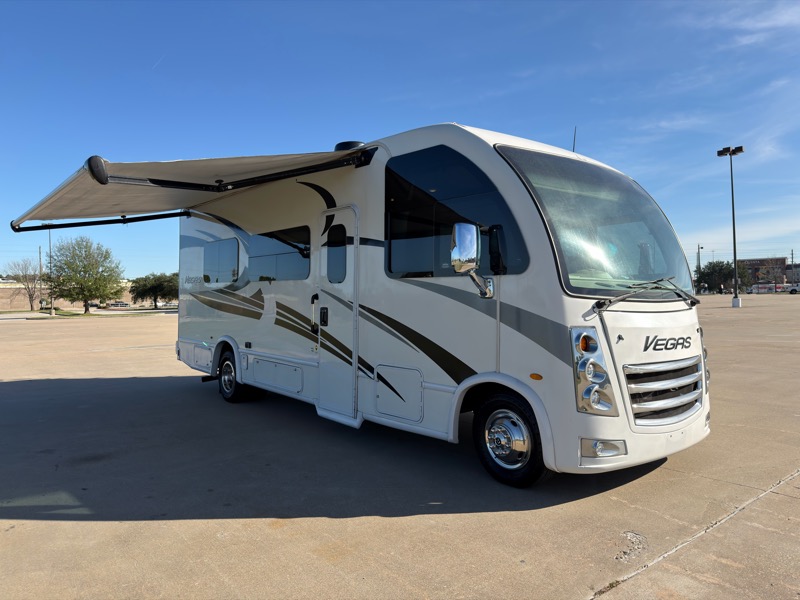 Thor Motor Coach Vegas  2022