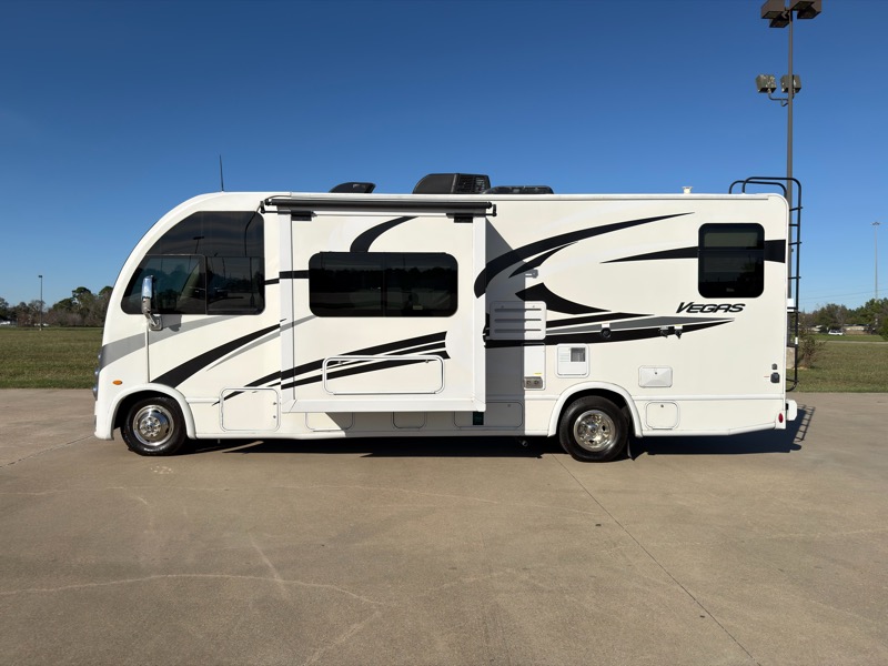 Thor Motor Coach Vegas  2022