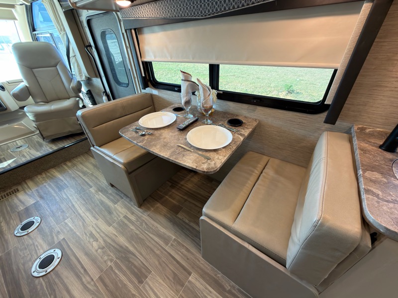 Thor Motor Coach Vegas  2022