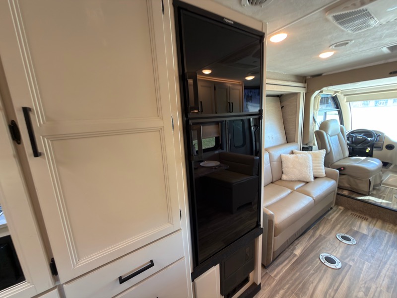 Thor Motor Coach Vegas  2022