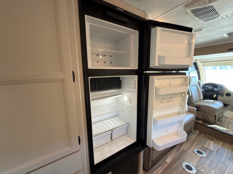 Thor Motor Coach Vegas  2022