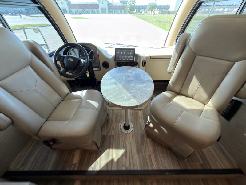 Thor Motor Coach Vegas  2022