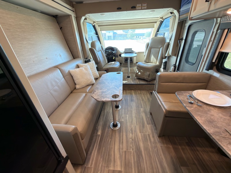 Thor Motor Coach Vegas  2022