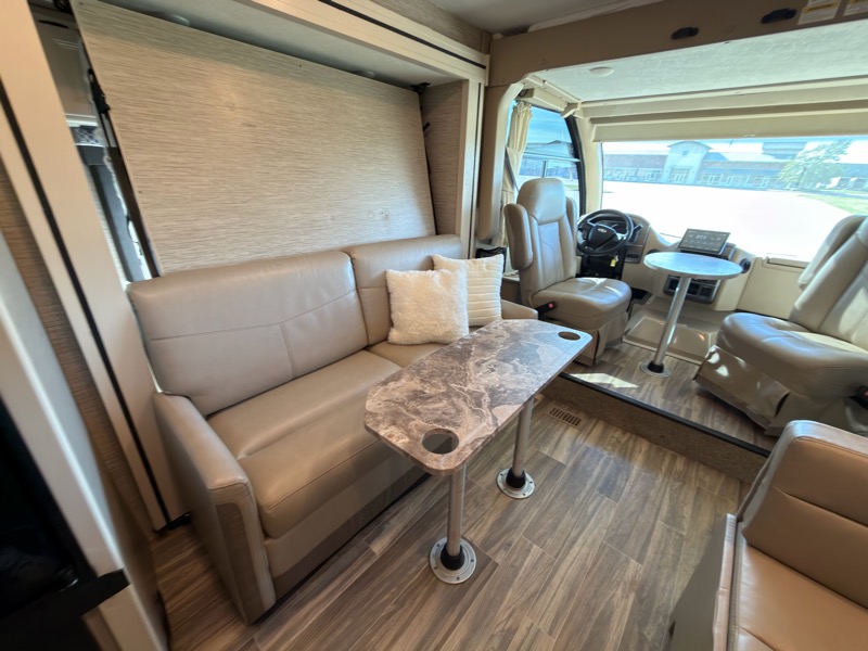 Thor Motor Coach Vegas  2022