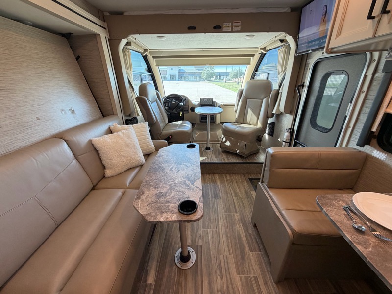 Thor Motor Coach Vegas  2022