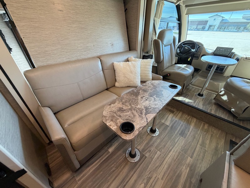 Thor Motor Coach Vegas  2022