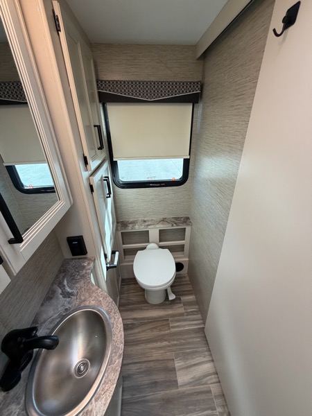 Thor Motor Coach Vegas  2022