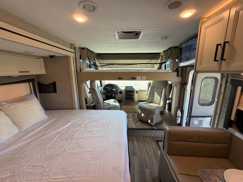 Thor Motor Coach Vegas  2022