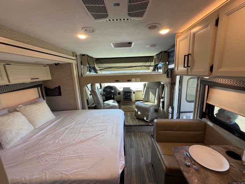 Thor Motor Coach Vegas  2022